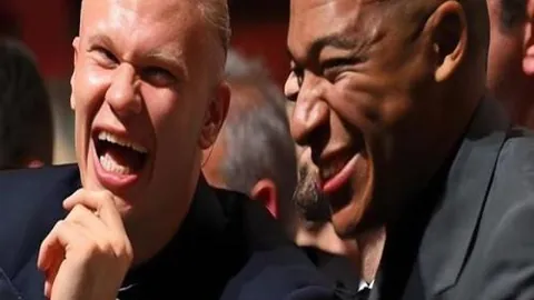 熊诗芮与张小楠分获亚冬会单板滑雪女子大跳台金牌和银牌