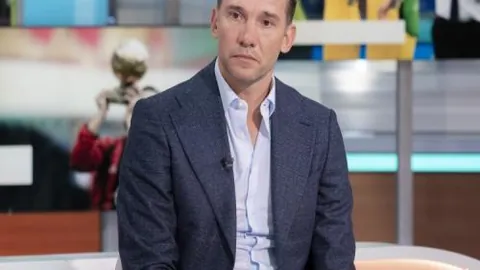 C罗自述：揭秘加盟阿森纳之路，共赏枪手荣耀篇章！