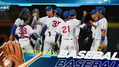 “全国少数民族体运会：三亚龙舟赛与攀树速竞精彩瞬间 新华社聚焦”